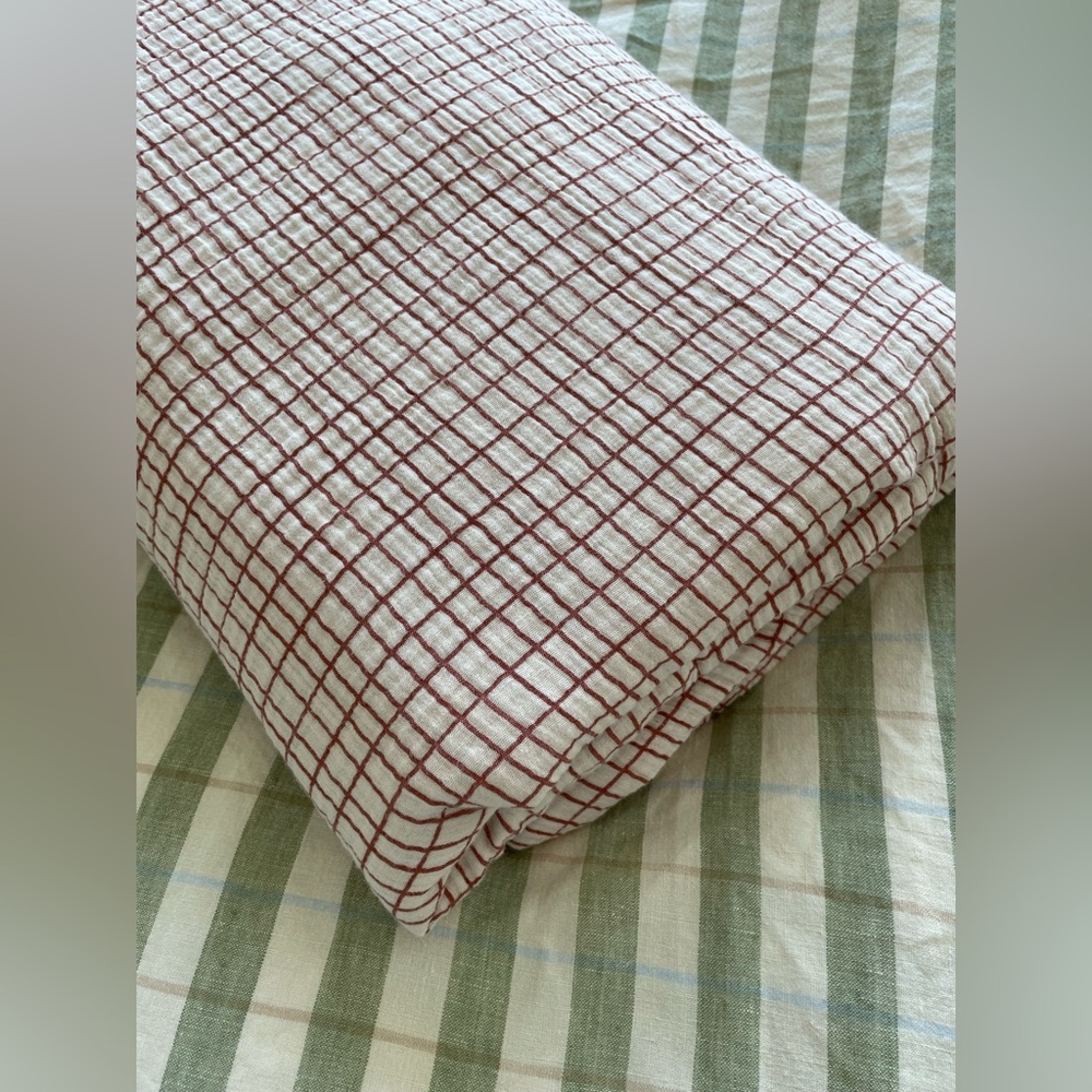 Garbo & Friends Grid Pattern Duvet Cover - Picture 3 of 5